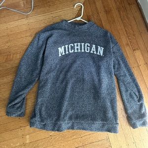 Wooly threads Michigan crewneck, towel material, size M